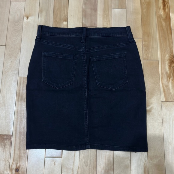 SIZE 4 - Fashion nova curvy black jean skirt - Picture 3 of 4